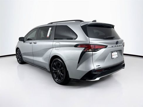 Certified 2025 Toyota Sienna XSE w/ XSE Plus Package FWD image 13
