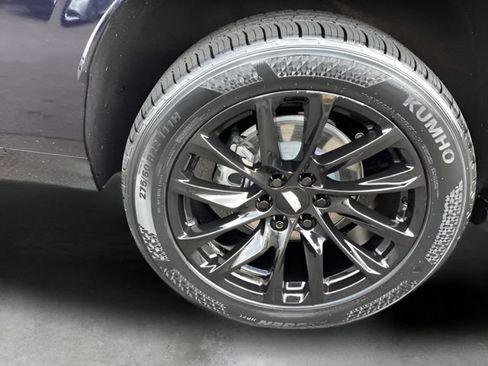 Used 2023 Cadillac Escalade ESV Sport Platinum w/ LPO, ONYX Package AWD/4WD image 27