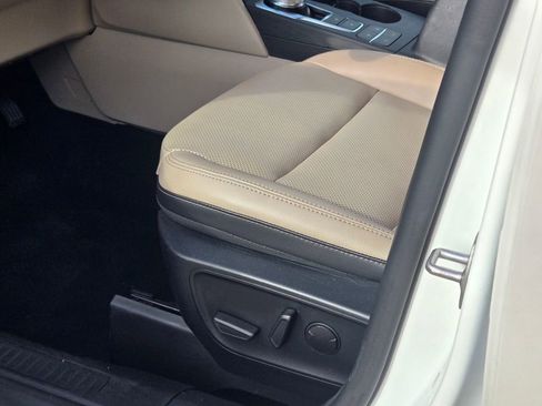 Used 2021 Ford Escape Titanium image 32