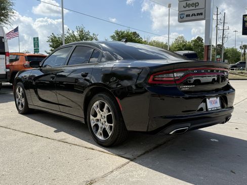 Used 2016 Dodge Charger SXT image 7