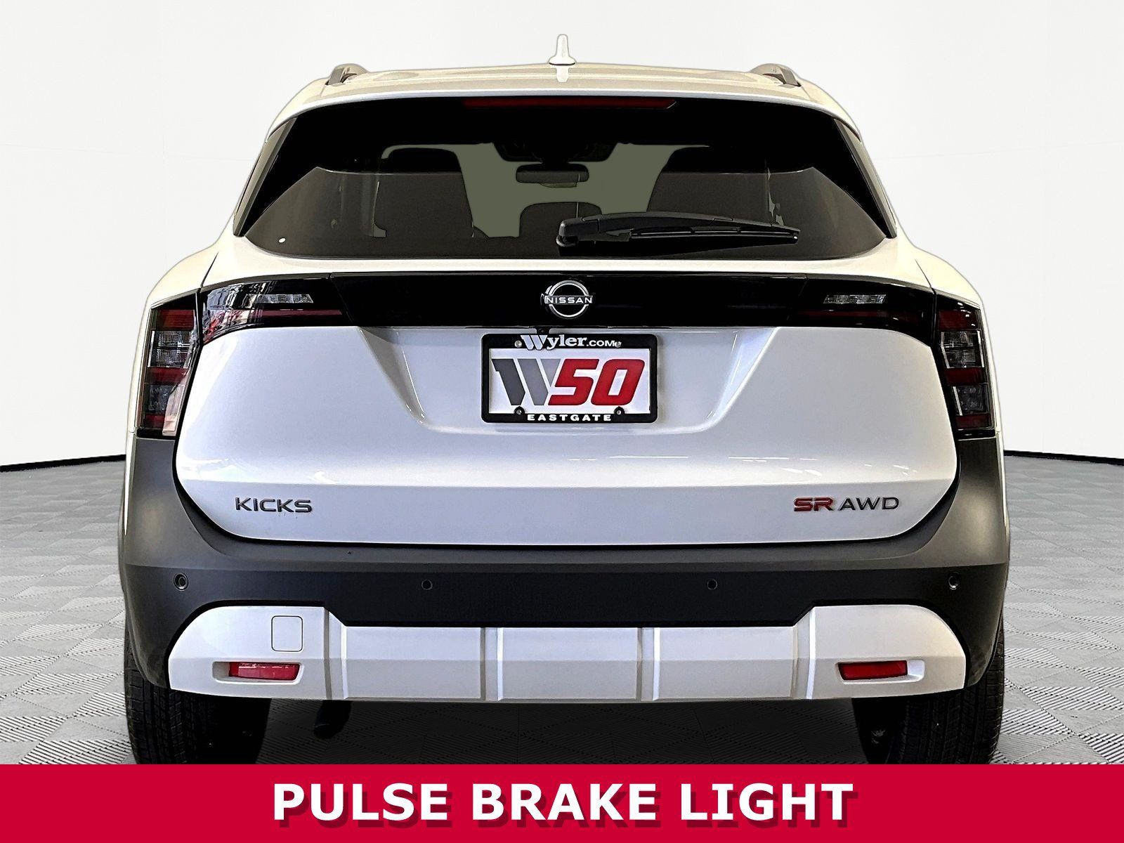 Certified 2025 Nissan Kicks SR w/ SR Premium Package AWD/4WD image 5