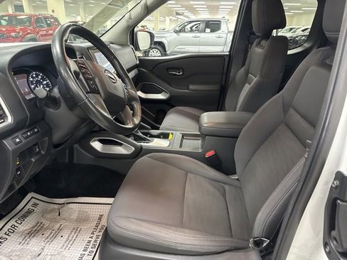 Used 2023 Nissan Frontier SV w/ SV Convenience Package image 18