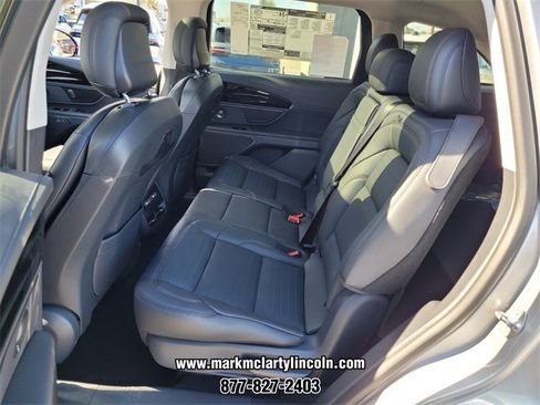 New 2026 Lincoln Nautilus Reserve image 6