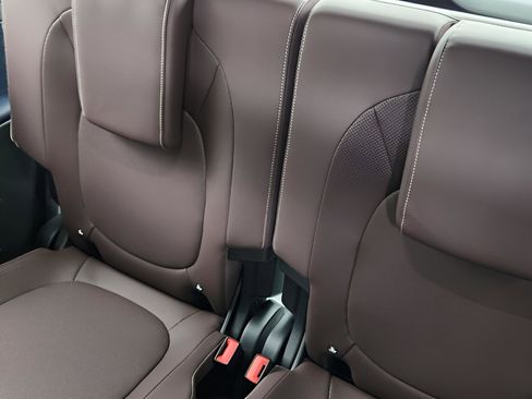 New 2025 Volkswagen ID. Buzz Pro S image 13