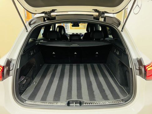 Certified 2025 Mercedes-Benz GLC 300 image 7