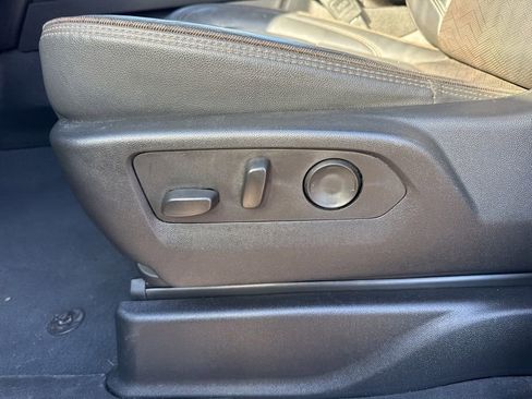 Used 2024 Chevrolet Suburban High Country image 22