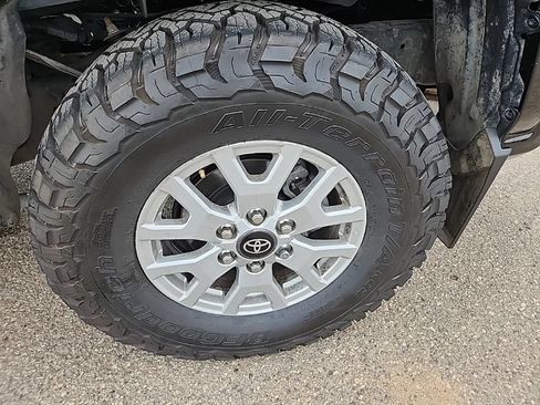 Used 2024 Toyota Tacoma SR5 AWD/4WD image 42