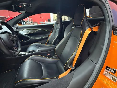 Used 2023 McLaren Artura RWD image 10
