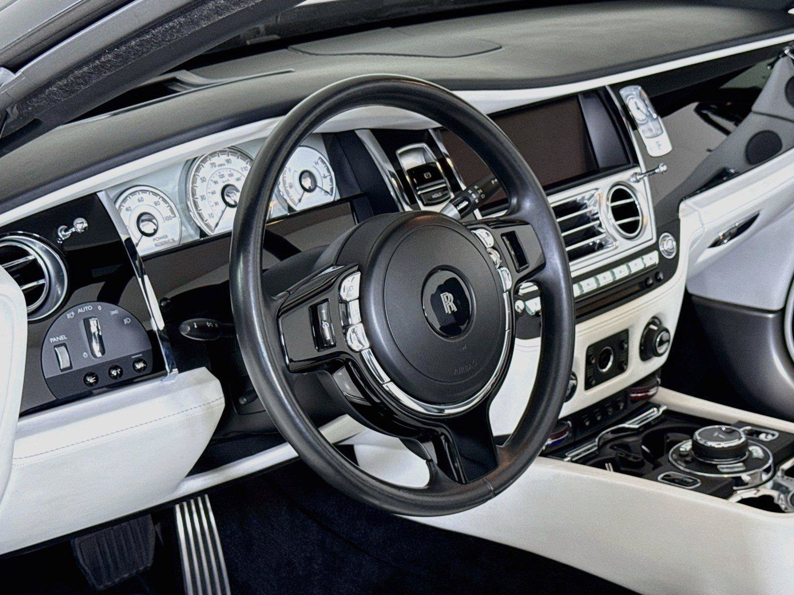 Used 2018 Rolls-Royce Dawn RWD image 14