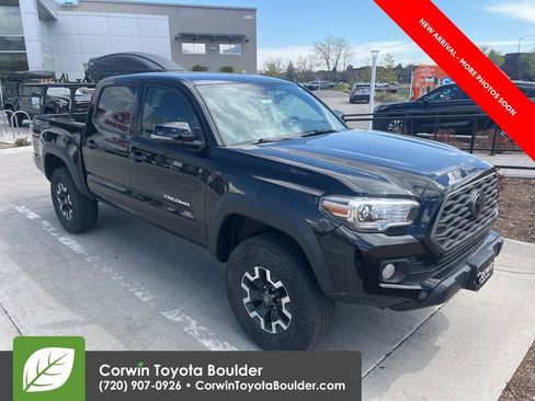 Used 2022 Toyota Tacoma TRD Off-Road image 1