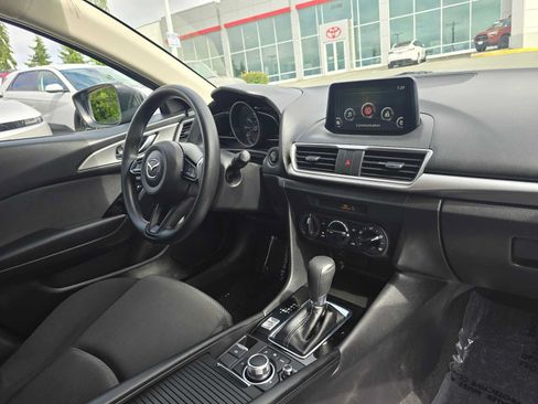 Used 2017 MAZDA MAZDA3 Sport FWD image 10