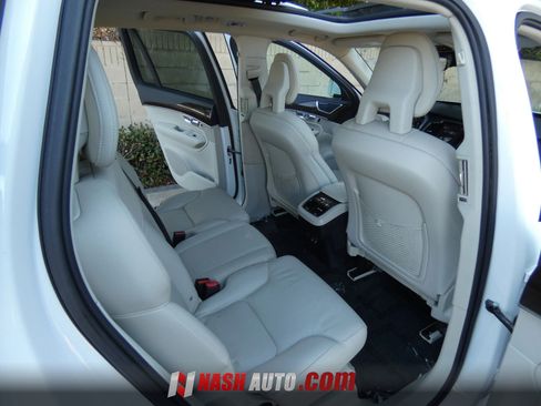 Used 2016 Volvo XC90 T6 Momentum w/ Momentum Plus Package AWD/4WD image 24