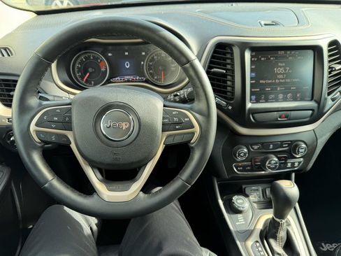 Used 2016 Jeep Cherokee Limited AWD/4WD image 22