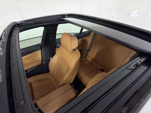 Used 2018 BMW 540i xDrive image 16