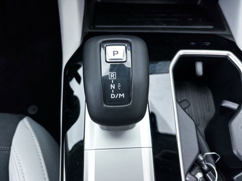 New 2025 Mitsubishi Outlander SE image 19