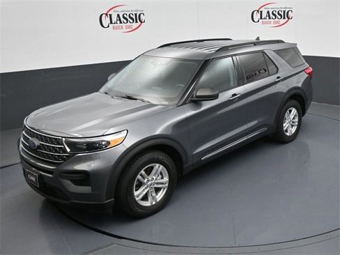 Used 2022 Ford Explorer XLT image 19