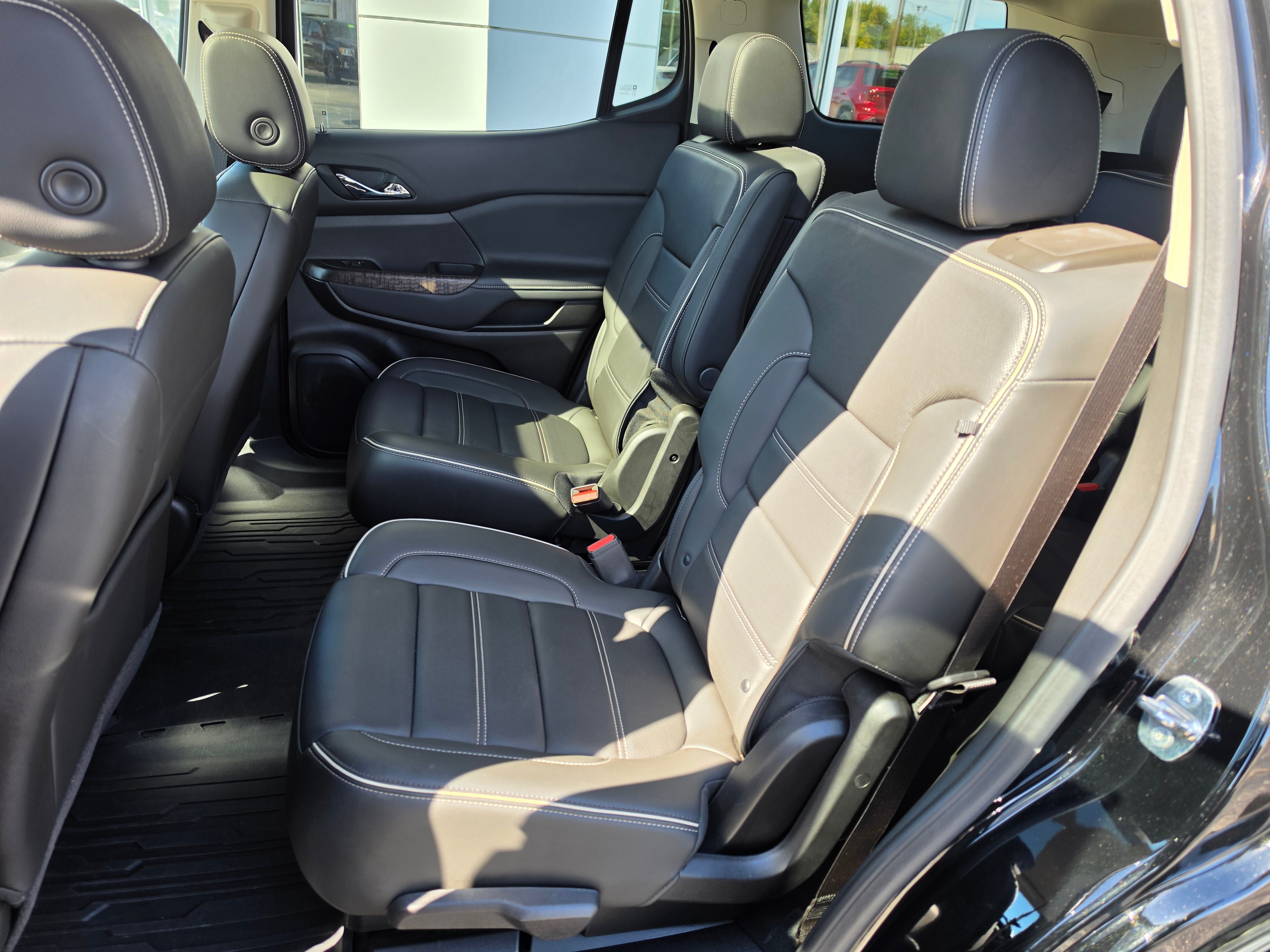 Used 2023 GMC Acadia Denali w/ Denali Ultimate Package AWD/4WD image 13