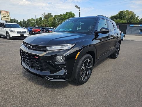 Used 2022 Chevrolet TrailBlazer RS FWD image 2