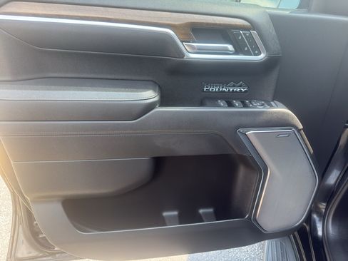 Certified 2025 Chevrolet Silverado 1500 High Country w/ High Country Premium Package AWD/4WD image 14