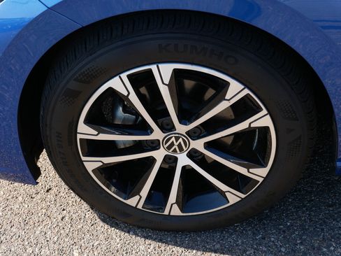 Certified 2024 Volkswagen Jetta Sport image 15