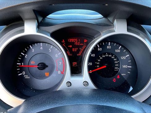 Used 2012 Nissan Juke SL FWD image 24
