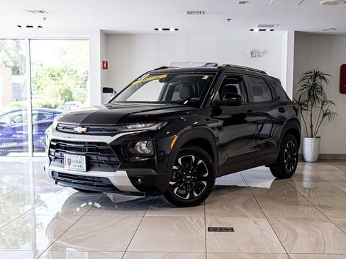 Used 2022 Chevrolet TrailBlazer LT FWD image 1