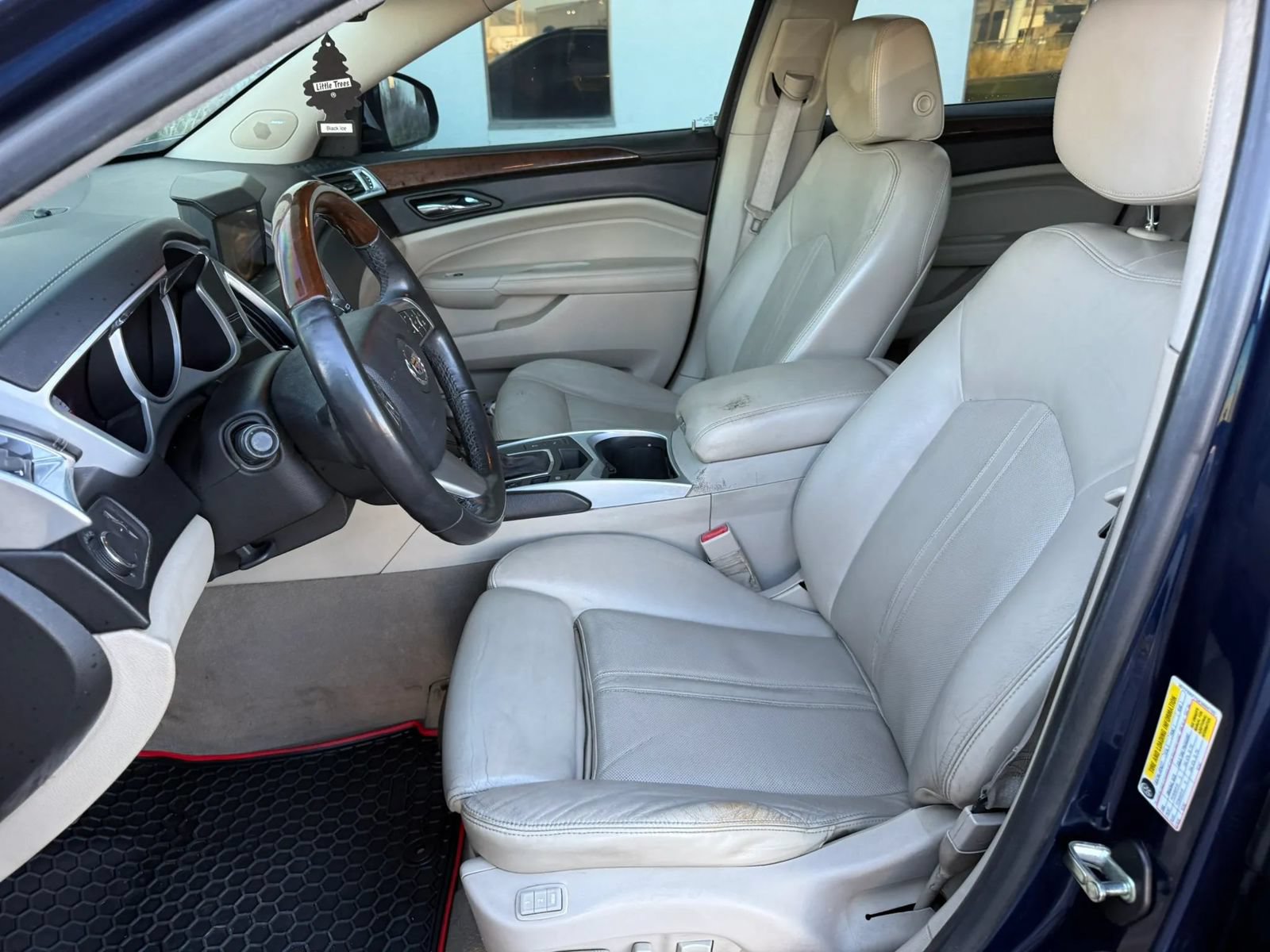 Used 2010 Cadillac SRX Luxury FWD image 11