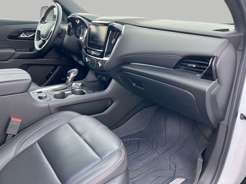 Used 2023 Chevrolet Traverse RS image 37