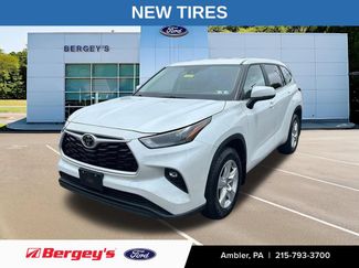 Used 2023 Toyota Highlander LE AWD/4WD video 1