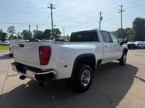 Used 2022 Chevrolet Silverado 3500 LT w/ Convenience Package image 8