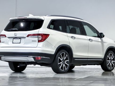 Used 2019 Honda Pilot Touring image 8