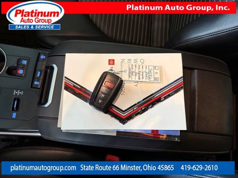 Used 2021 Toyota Highlander XSE FWD image 26