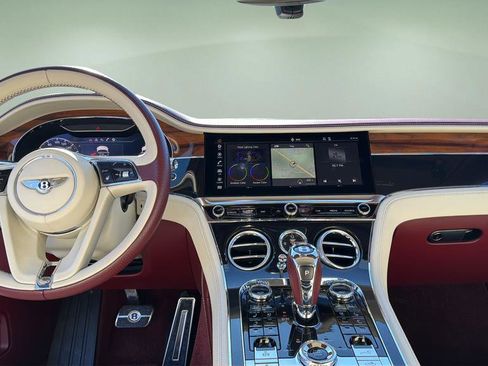 Used 2020 Bentley Continental GT image 4