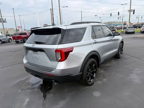 Used 2024 Ford Explorer ST-Line w/ Class IV Trailer Tow Package AWD/4WD image 6