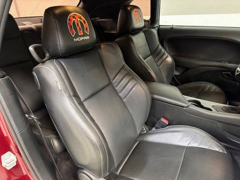 Used 2018 Dodge Challenger SRT Hellcat image 48
