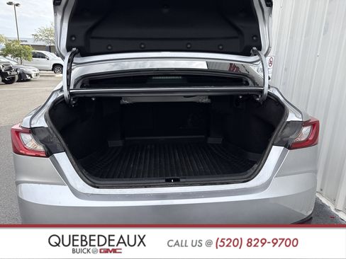 Used 2025 Toyota Camry LE image 10