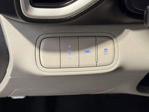 Used 2022 Hyundai Venue SEL w/ Cargo Package image 26