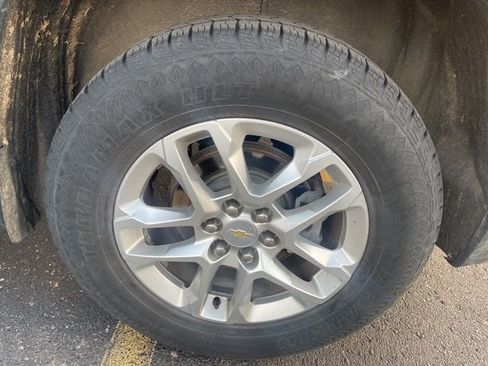 Used 2019 Chevrolet Traverse LT FWD image 23