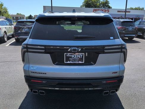 Used 2025 Chevrolet Traverse RS w/ LPO, Floor Liner Package FWD image 6