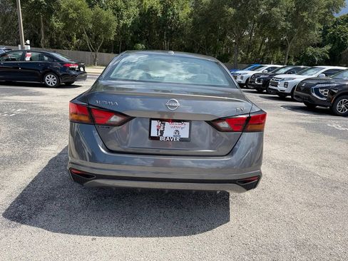 Used 2024 Nissan Altima 2.5 SV FWD image 8