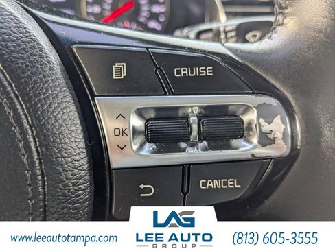 Used 2017 Kia Cadenza Premium image 24