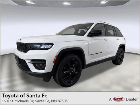 Used 2023 Jeep Grand Cherokee Altitude AWD/4WD image 1