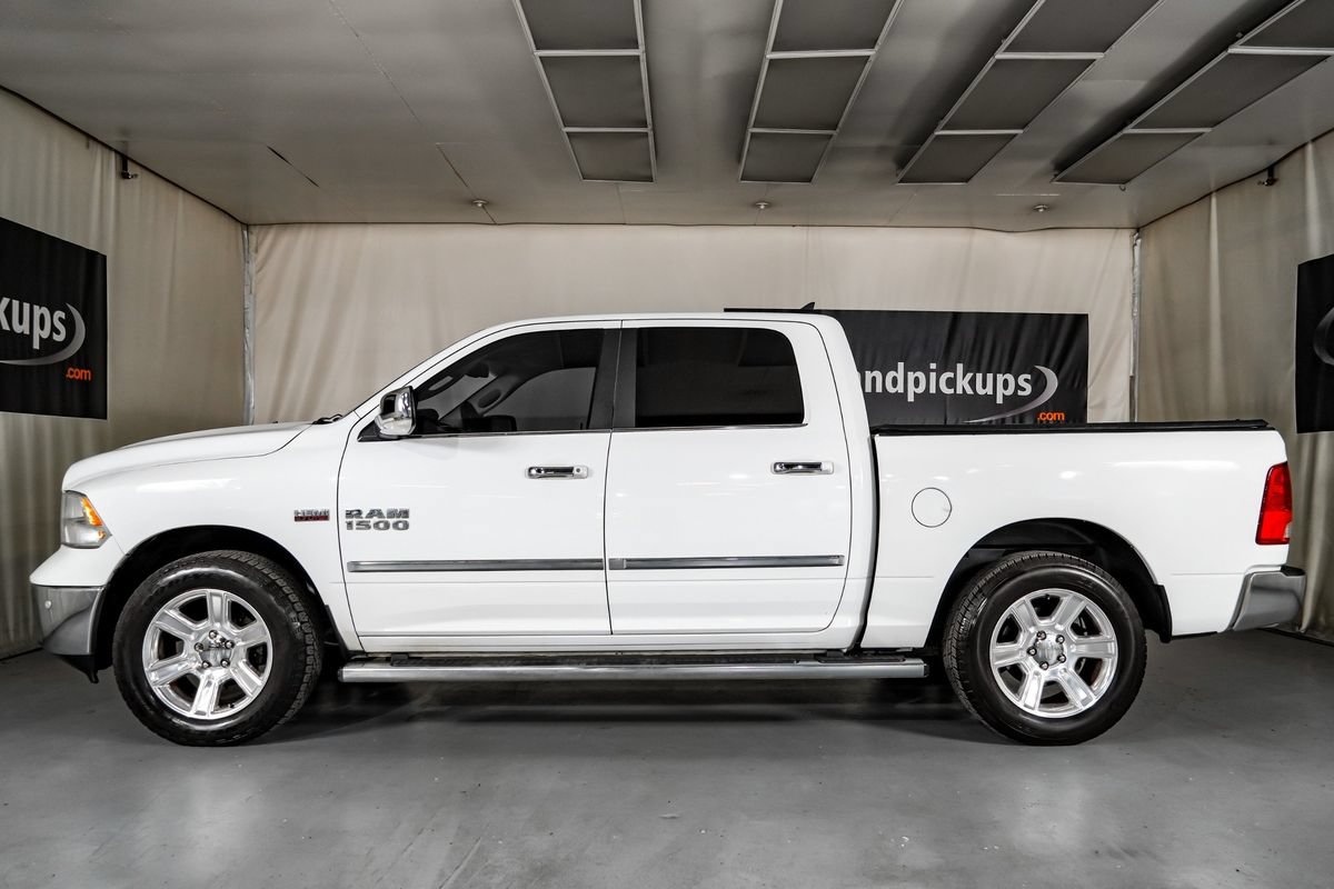 Used 2017 RAM 1500 SLT RWD image 11