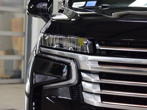 Used 2024 Chevrolet Tahoe High Country w/ Premium Package AWD/4WD image 12