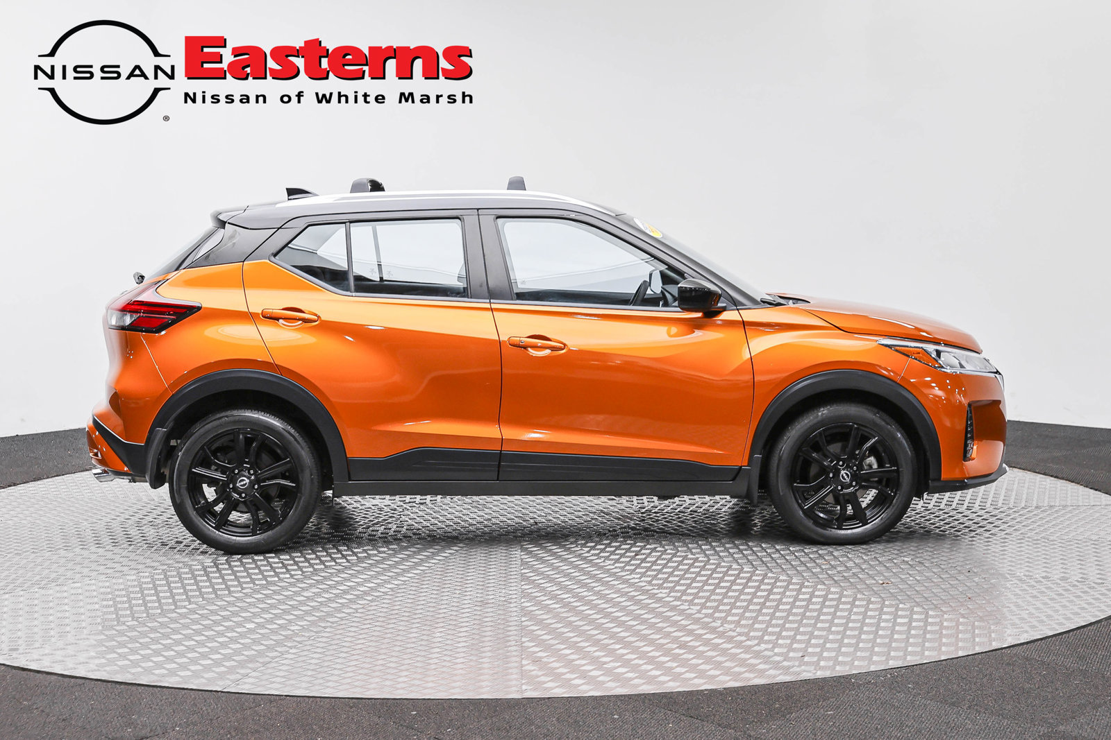 Used 2024 Nissan Kicks SV w/ Exterior Package FWD image 4