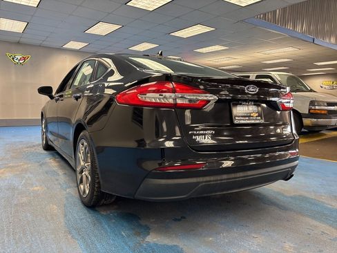 Used 2020 Ford Fusion SEL image 9