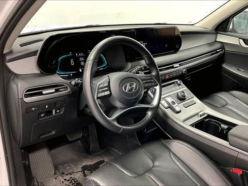 Used 2025 Hyundai Palisade SEL FWD image 16