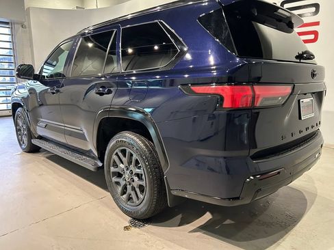 Used 2026 Toyota Sequoia Platinum AWD/4WD image 5