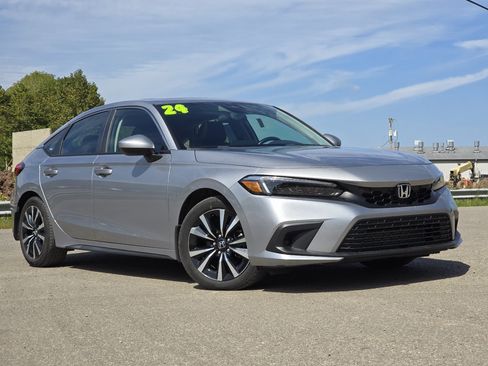 Used 2024 Honda Civic EX-L image 2