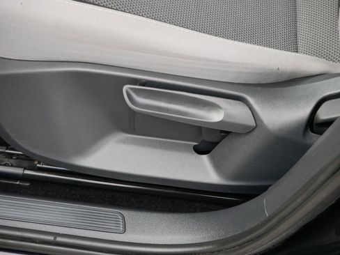 Used 2024 Volkswagen Taos S image 17